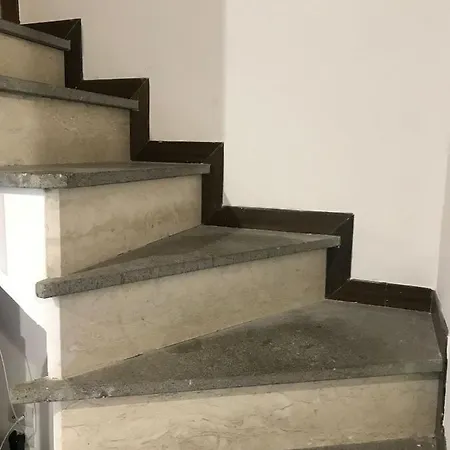 Trilocale In Verdesirente רוקה די מצו